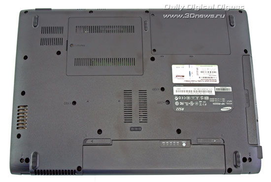 Samsung R522, нижняя поверхность