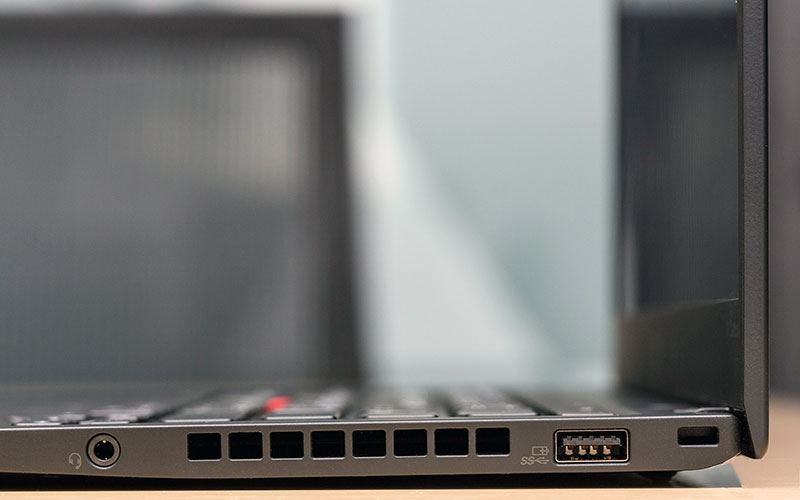 Lenovo-ThinkPad-X1-Carbon-2018-6